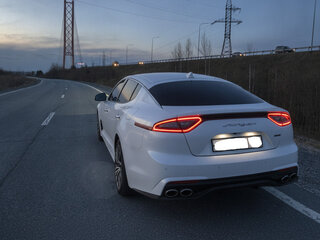 2018 Kia Stinger I, белый, 2499000 рублей, вид 3