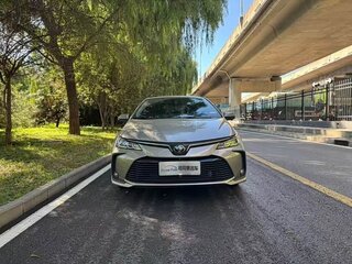 2023 Toyota Corolla Sporty XII (E210) Рестайлинг, серебристый, 1211000 рублей, вид 2