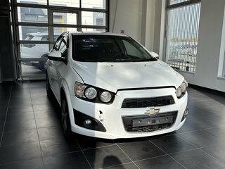 2012 Chevrolet Aveo II, белый, 450000 рублей, вид 1