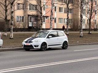 2008 Ford Fiesta ST V Рестайлинг, белый, 600000 рублей, вид 1
