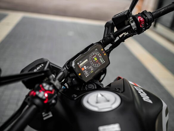 2026 Ducati Diavel V4, чёрный, 4890000 рублей - вид 9
