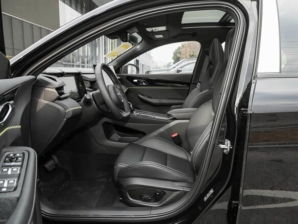 2026 Lynk & Co 03 I Рестайлинг 2, чёрный, 2390000 рублей - вид 14