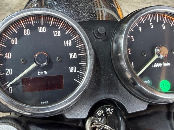 2001 Kawasaki W 650, серебристый - вид 4