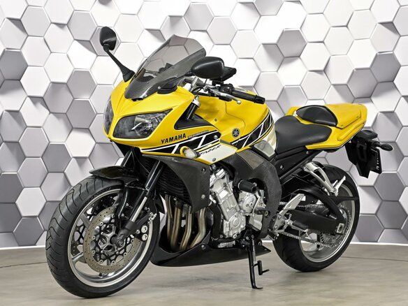 2009 Yamaha FZ1, жёлтый - вид 1