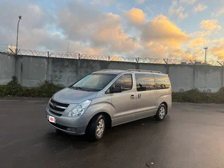 2011 Hyundai Grand Starex I, серый, 1600000 рублей, вид 2
