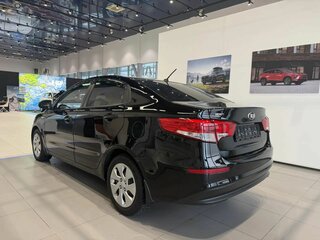 2015 Kia Rio III Рестайлинг, чёрный, 820000 рублей, вид 4