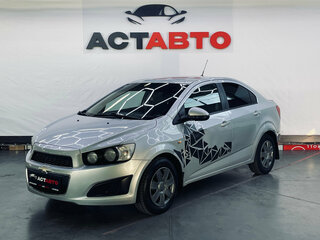 2013 Chevrolet Aveo II, серебристый, 400000 рублей, вид 1