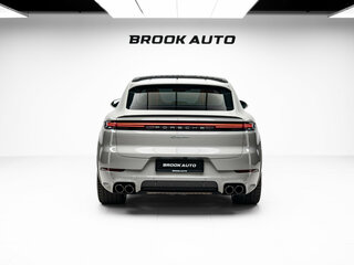 2023 Porsche Cayenne Coupé III Рестайлинг, серый, 13990000 рублей, вид 5