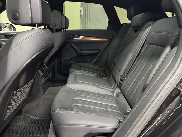 2022 Audi Q5 45 TFSI II (FY) Рестайлинг, чёрный, 3700000 рублей - вид 32