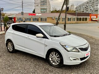 2015 Hyundai Solaris I Рестайлинг, белый, 700000 рублей, вид 5