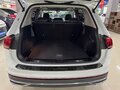2023 Volkswagen Tiguan II Рестайлинг, белый, 2430000 рублей - вид 11
