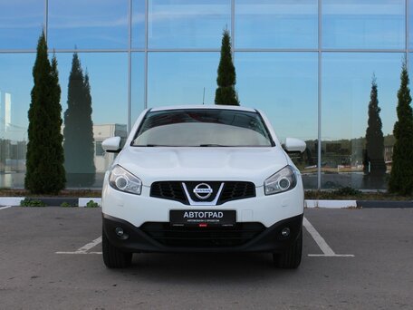2010 Nissan Qashqai I Рестайлинг, белый, 950000 рублей, вид 2
