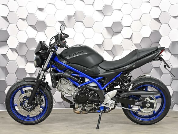 2021 Suzuki SV 650, серый, 639000 рублей - вид 3