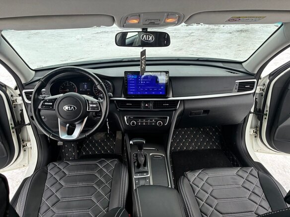 2019 Kia Optima IV Рестайлинг, белый, 1700000 рублей - вид 8