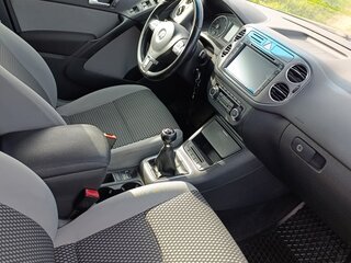 2010 Volkswagen Tiguan I, чёрный, 850000 рублей, вид 4