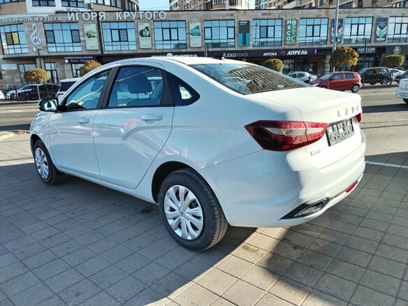 2026 Lada (ВАЗ) Vesta I Рестайлинг (NG), белый - вид 6