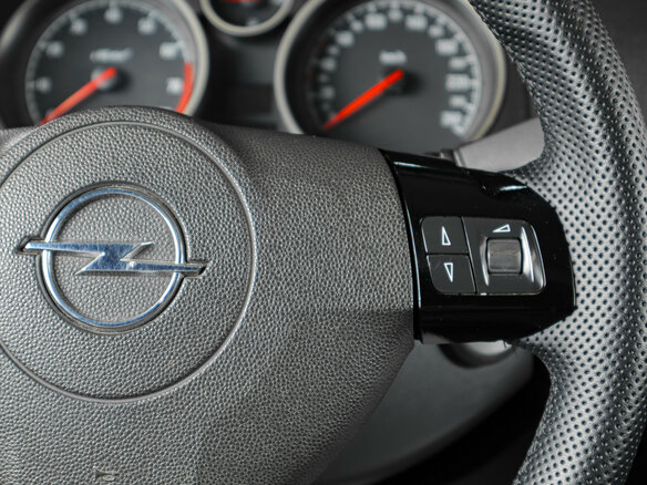 2010 Opel Astra GTC H Рестайлинг, синий, 469000 рублей - вид 13