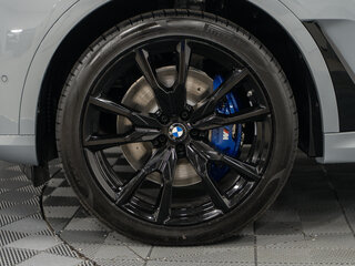 2026 BMW X7 40i I (G07) Рестайлинг, серый, 16190000 рублей, вид 4