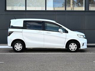 2015 Honda Freed Spike I Рестайлинг 2, белый, 1149000 рублей, вид 5