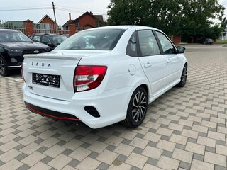 2026 Lada (ВАЗ) Granta Sport I Рестайлинг, белый, 1637000 рублей, вид 4