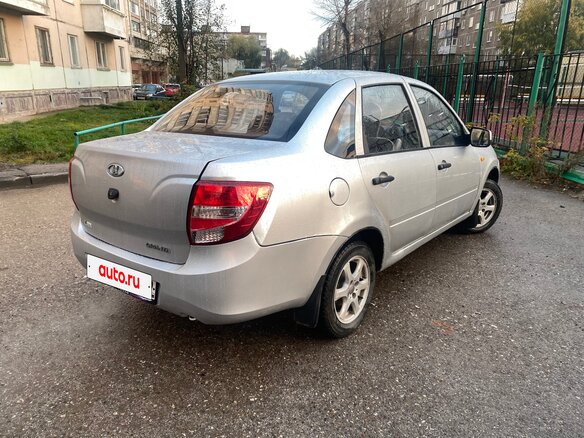 2012 Lada (ВАЗ) Granta I, серебристый, 215000 рублей - вид 1