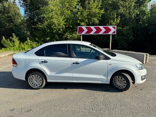 2019 Volkswagen Polo V Рестайлинг, белый, 1100000 рублей, вид 3
