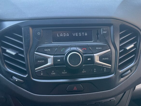 2016 Lada (ВАЗ) Vesta I, красный, 650000 рублей - вид 8