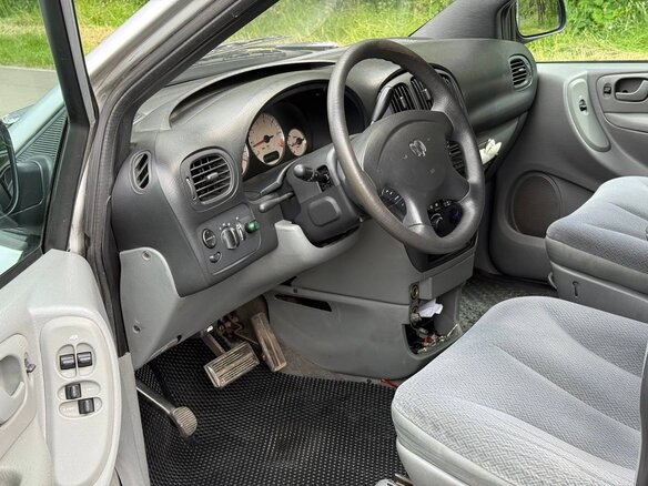 2003 Dodge Caravan IV, серебристый, 636363 рублей - вид 9
