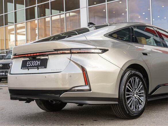 2026 Lexus ES 300h VIII, серый, 7990000 рублей - вид 8