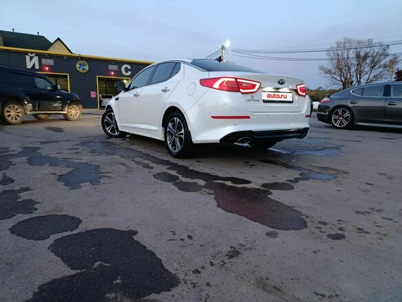 2014 Kia Optima III Рестайлинг, белый, 1400000 рублей - вид 5