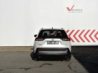2021 Toyota RAV4 V (XA50), белый, 2990000 рублей, вид 4