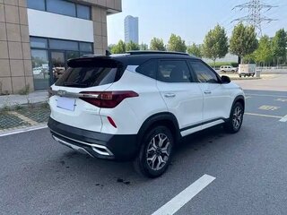 2021 Kia KX3, белый, 2230000 рублей, вид 2