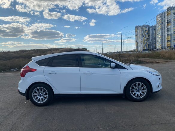 2013 Ford Focus III, белый, 520000 рублей - вид 4