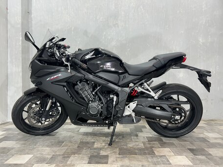 2023 Honda CBR 650R, чёрный, 949000 рублей, вид 2