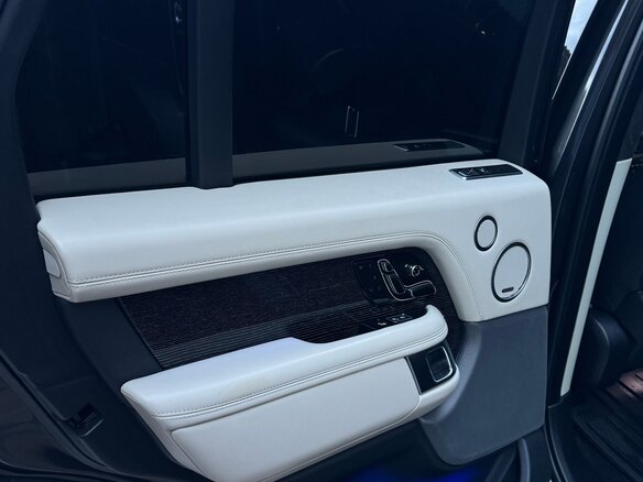 2019 Land Rover Range Rover IV Рестайлинг, серый, 5700000 рублей - вид 18