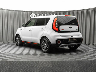 2018 Kia Soul II Рестайлинг, белый, 1790000 рублей, вид 4