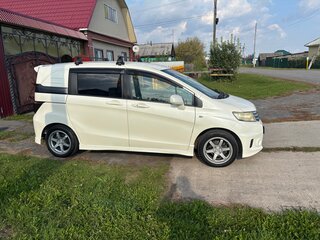 2010 Honda Freed Spike I, белый, 1200000 рублей, вид 2