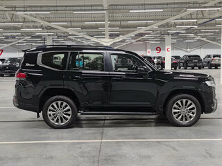 2021 Toyota Land Cruiser 300 Series, чёрный, 7550000 рублей, вид 4