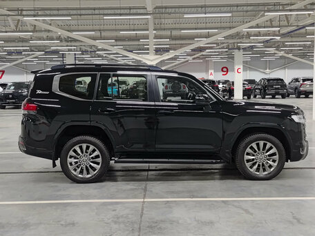 2021 Toyota Land Cruiser 300 Series, чёрный, 7700000 рублей, вид 4