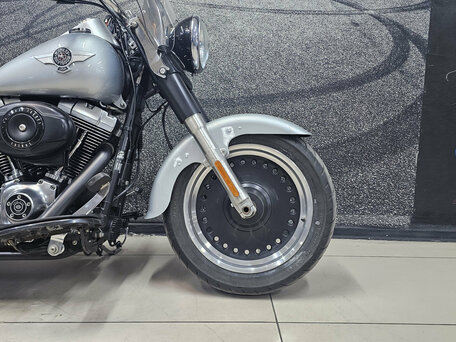 2011 Harley-Davidson Fat Boy, голубой, 1179000 рублей, вид 2
