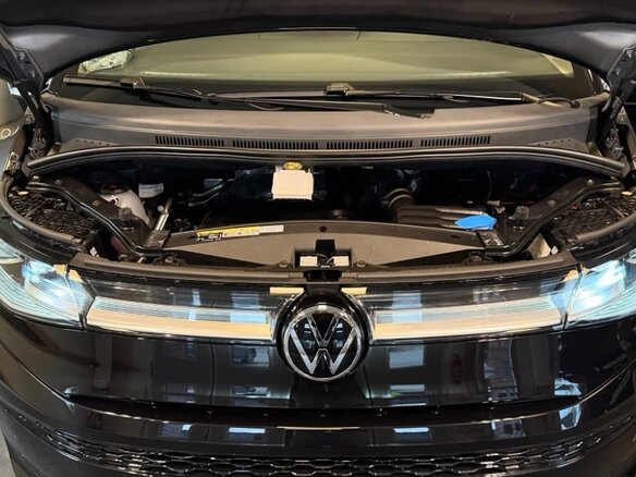 2023 Volkswagen Multivan Long T7, чёрный, 5650000 рублей - вид 16