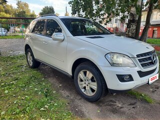 2008 Mercedes-Benz M-Класс 320 II (W164), белый, 1550000 рублей, вид 2