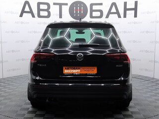2020 Volkswagen Tiguan II, чёрный, 2944000 рублей, вид 5