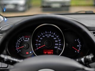 2016 Kia Rio III Рестайлинг, серебристый, 945000 рублей, вид 5