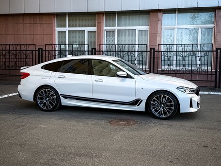 2020 BMW 6 серии Gran Turismo 620d xDrive IV (G32) Рестайлинг, белый, 4790000 рублей, вид 3