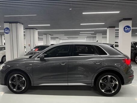 2020 Audi Q3 35 TFSI II (F3), серый, 1790000 рублей, вид 4