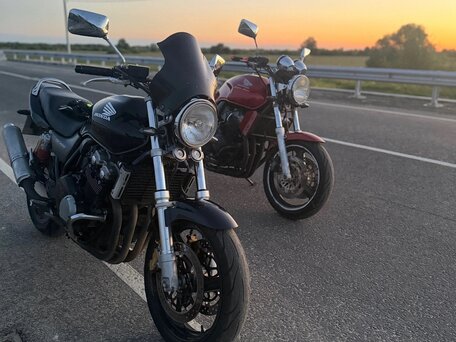 1998 Honda CB 400 Super Four, красный, 310000 рублей, вид 1