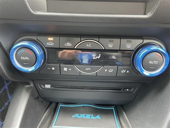 2019 Mazda Axela III Рестайлинг, чёрный, 1043000 рублей - вид 10