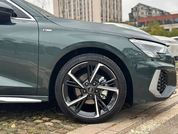 2021 Audi A3 Sportback 35 TFSI IV (8Y), зелёный, 2100000 рублей - вид 9