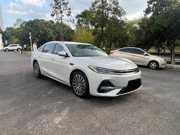 2025 Geely Galaxy A7 150 km, белый, 2990033 рублей - вид 2